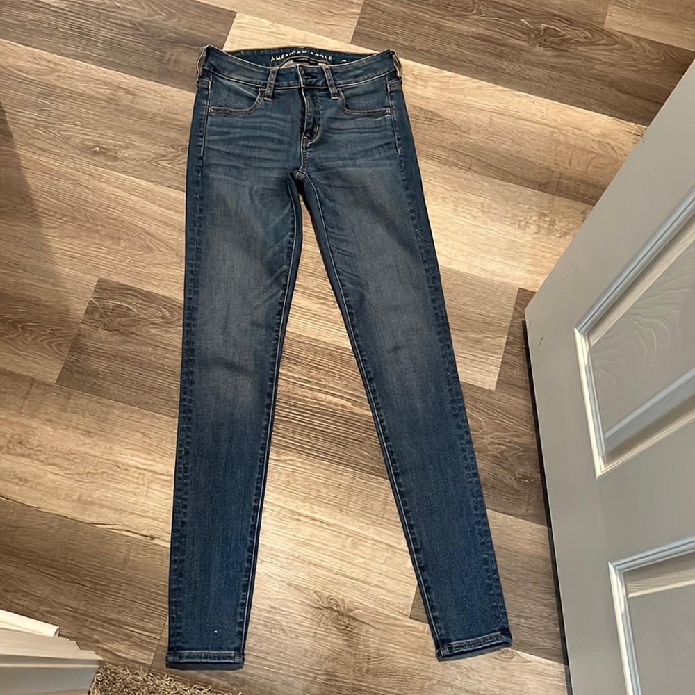 American eagle no rips jeans